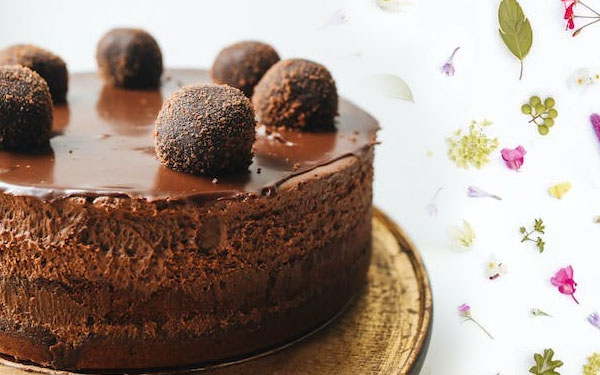 Decadent and Rich Chocolate Truffle Cake Recipe